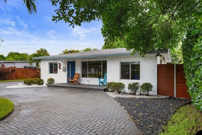 Building Photo - 1137 NE 1st Ave.