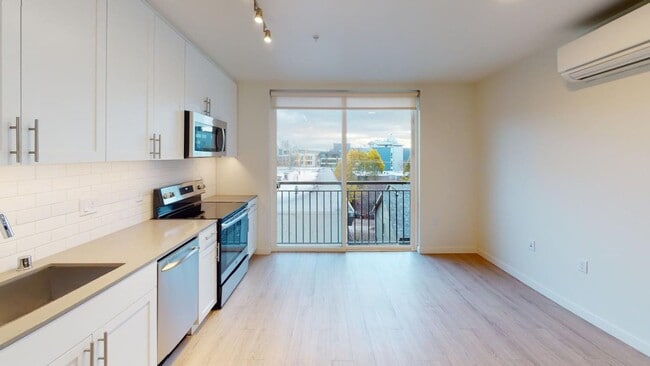 Interior Photo - LUCILLE ON ROOSEVELT