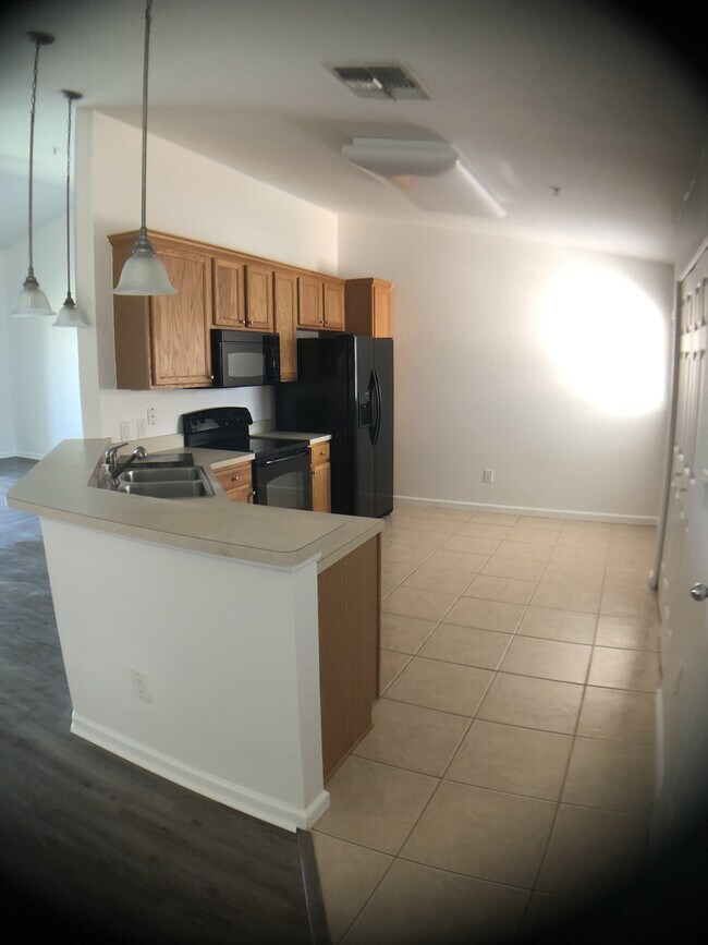 Building Photo - Brighton Condo (First108)