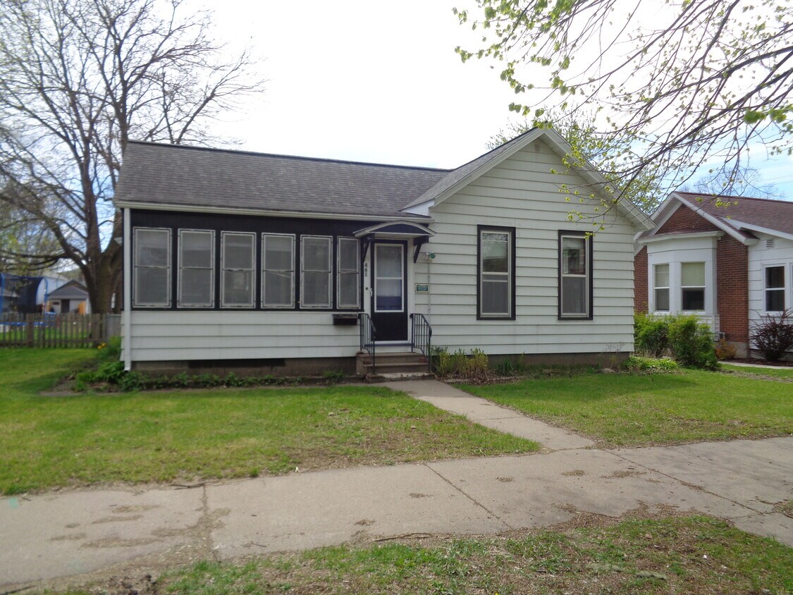 461 E Wabasha St, Winona, MN 55987 House Rental in Winona, MN