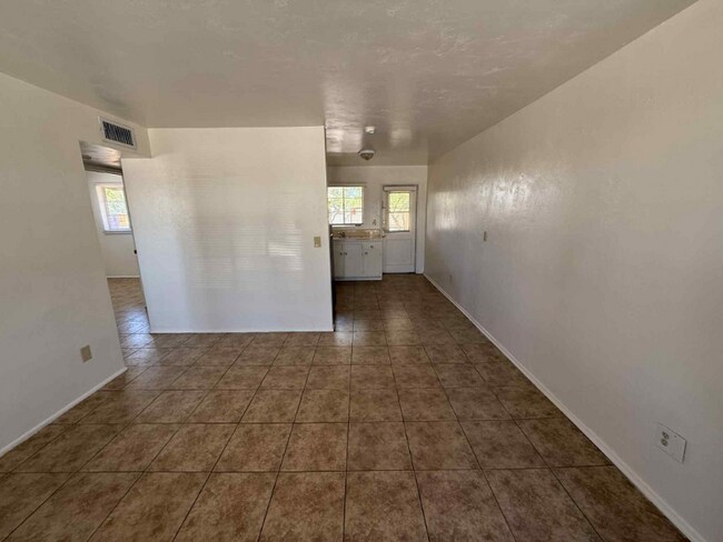 Foto del edificio - 3569 E 3rd St