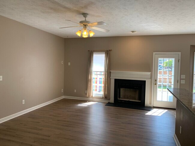 Building Photo - 1455 Longleaf Dr E