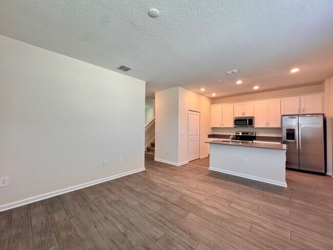 Foto del edificio - MOVE-IN SPECIAL!! 3 Bedroom, 2.5 Bath Newly Built Corner Unit Townhome in Tohoqua!