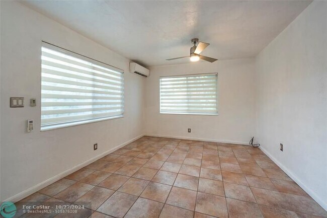 Building Photo - 1528 NE 33rd St
