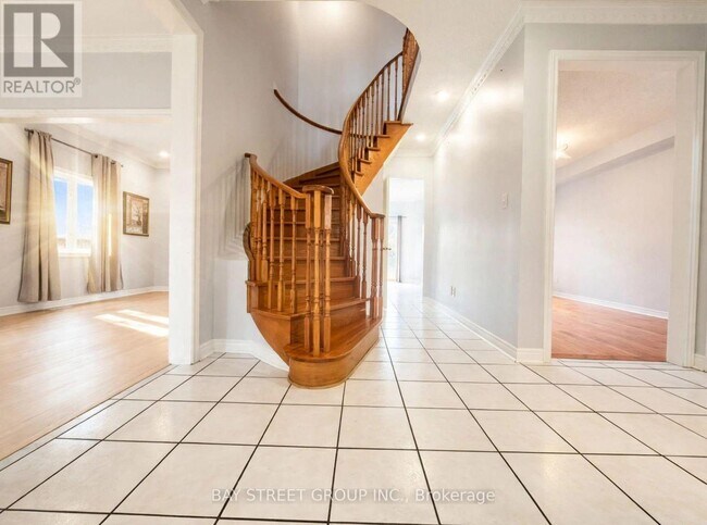 Building Photo - 43 Avenida St
