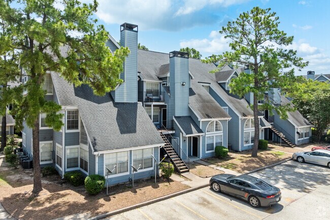 Foto del edificio - Pine Lake Village