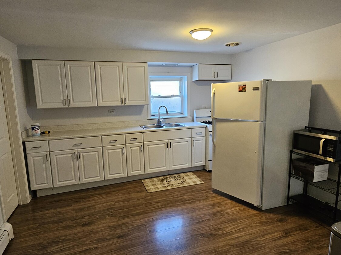 Foto principal - 6300 W Diversey Ave