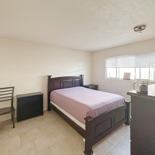 Building Photo - 3172 Shelley St