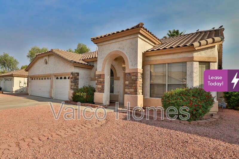 Foto principal - 8338 W Rose Ln