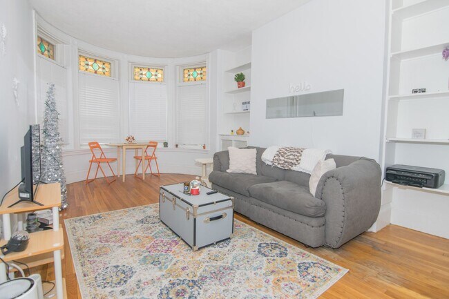 Foto del edificio - Large 2 bed next to Northeastern and Berklee for the upcoming school year!
