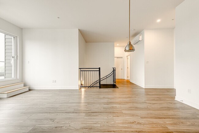 Building Photo - 9675 Av. Papineau