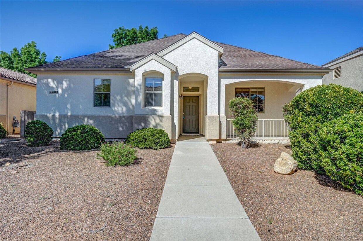 Primary Photo - 3 Bedroom, 2 bath home located in the Ston...