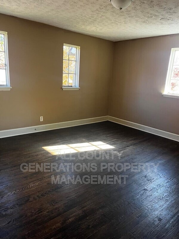 Foto del edificio - 572 Sunset View Dr