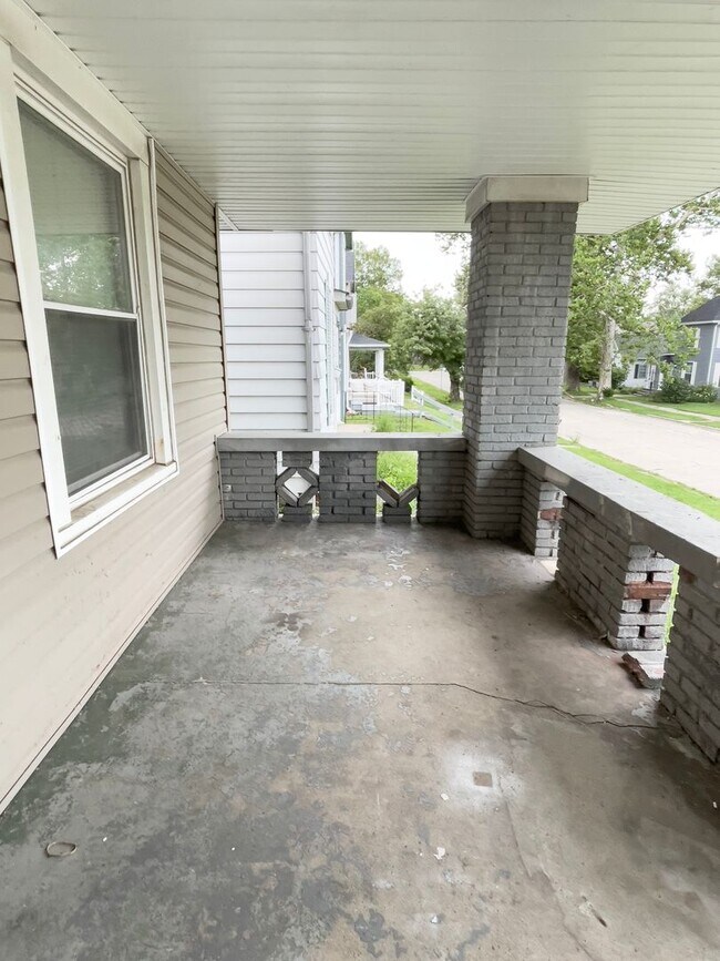 Building Photo - PRELEASING for AUGUST 2024! Dishwasher and...