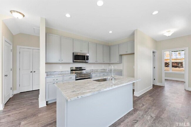 Foto del edificio - 910 Hillman Ln