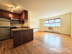 Building Photo - 625 W Wrightwood Ave