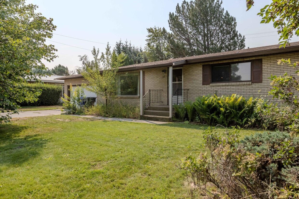 Primary Photo - 3 Bed 2 Bath Home in Rexburg