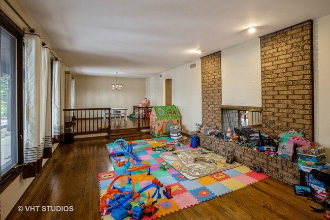 Building Photo - 44 Kingston Dr