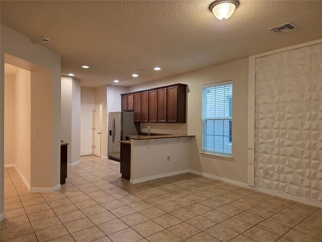 Foto del edificio - 10710 Reams Rd