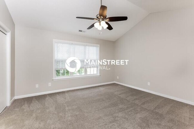 Foto del edificio - 4 Bedroom Pet-Friendly Home in RALEIGH, NC with Main Street Renewal