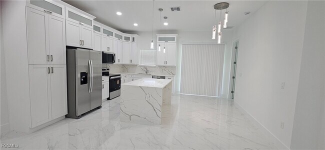 Foto del edificio - 929 Eisenhower Blvd