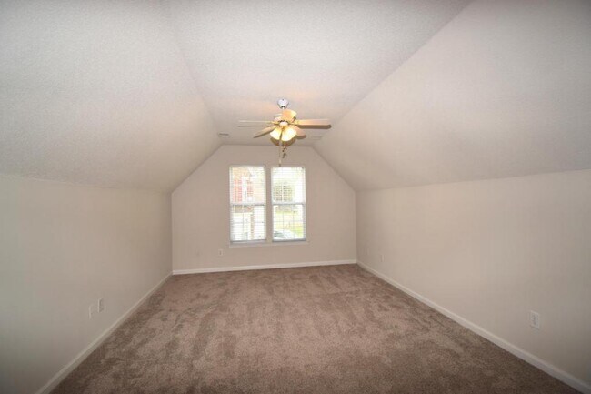 Building Photo - 1908 Safflower Cir.
