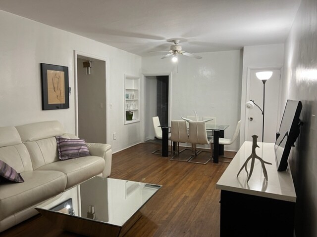 Foto del edificio - 839 W 40th St