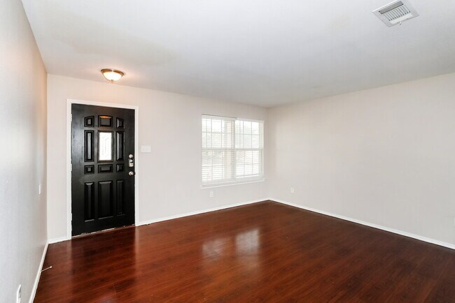 Foto del edificio - 7718 Water Fowl Trl