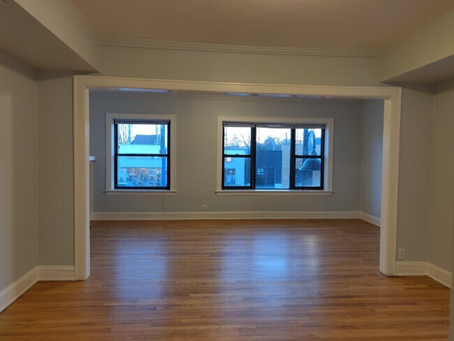 Foto del edificio - 6604 Roosevelt Rd