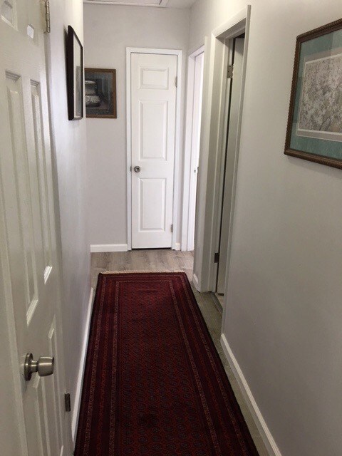 Foto del edificio - 4810 Loukelton Way