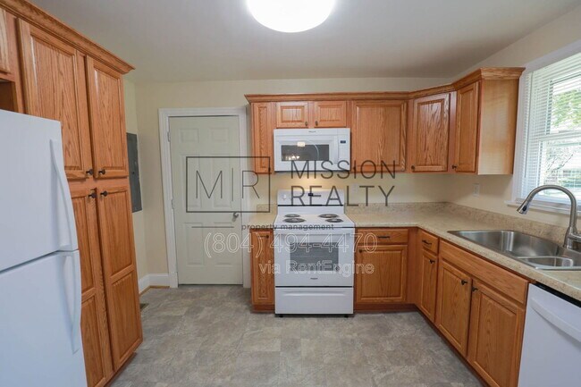 Foto del edificio - 7509 Montrose Ave