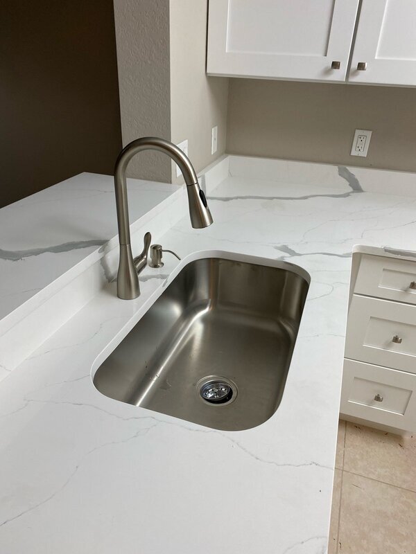 Foto del edificio - 8288 Key Royal Ln