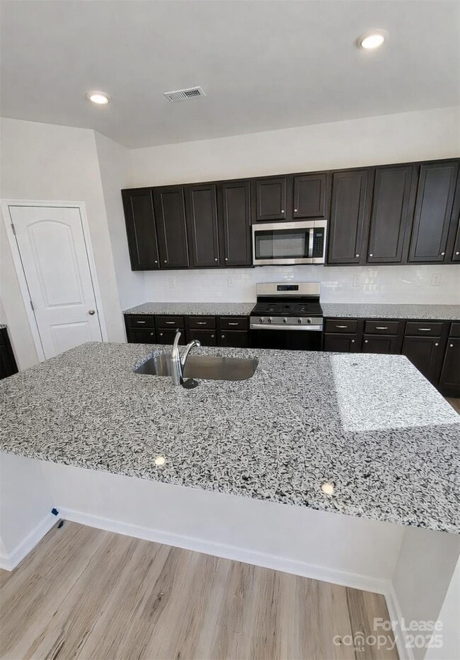 Building Photo - 5015 Weddington Rd