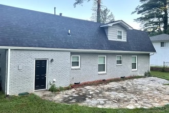 Building Photo - 2189 Mead Rd