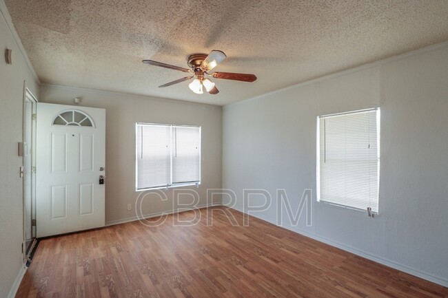 Building Photo - 2103 Kewanee Ave