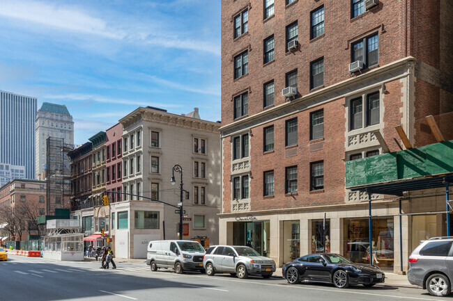 Building Photo - Chez 66