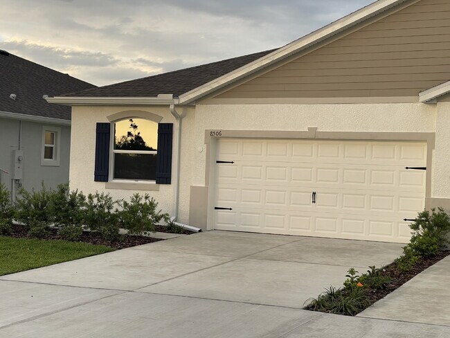 Foto del edificio - 8506 Bold Cypress Ln