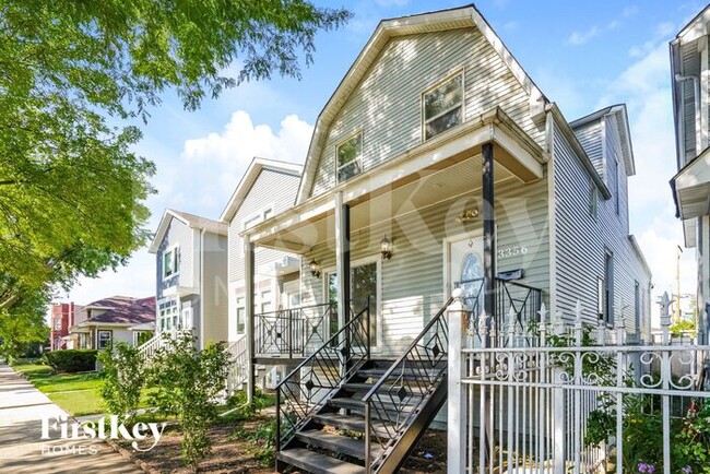 Building Photo - 3356 North Kilbourn Avenue