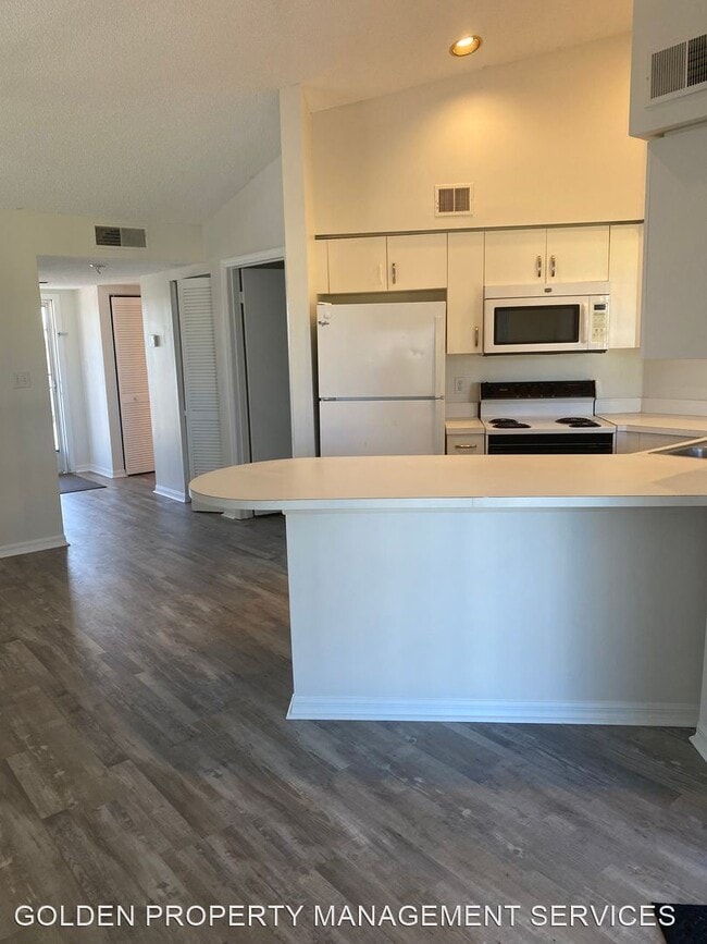 Building Photo - 2 br, 2 bath House - 481 QUAIL FOREST BLVD...