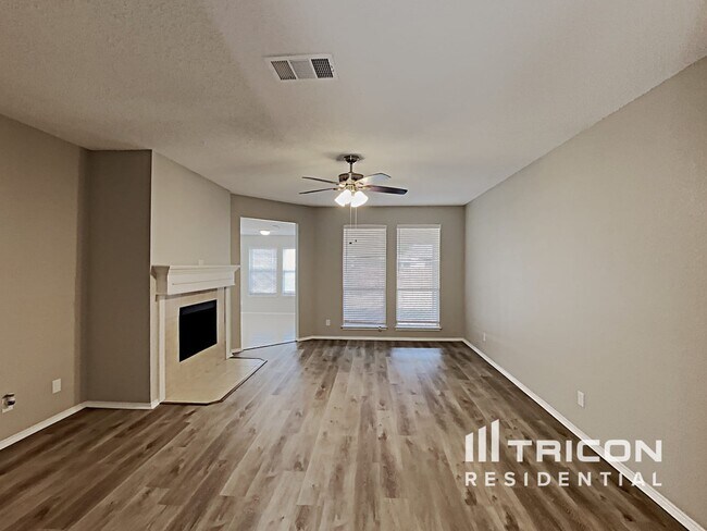 Building Photo - 521 Olive Street Crowley TX