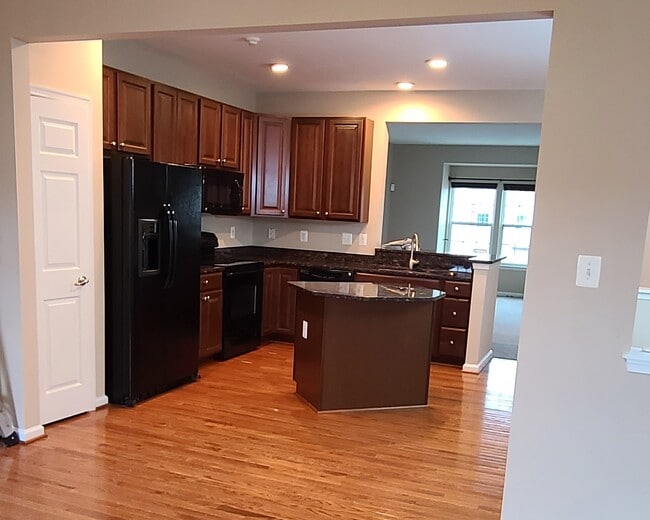 Building Photo - 202 Tidewater Terrace