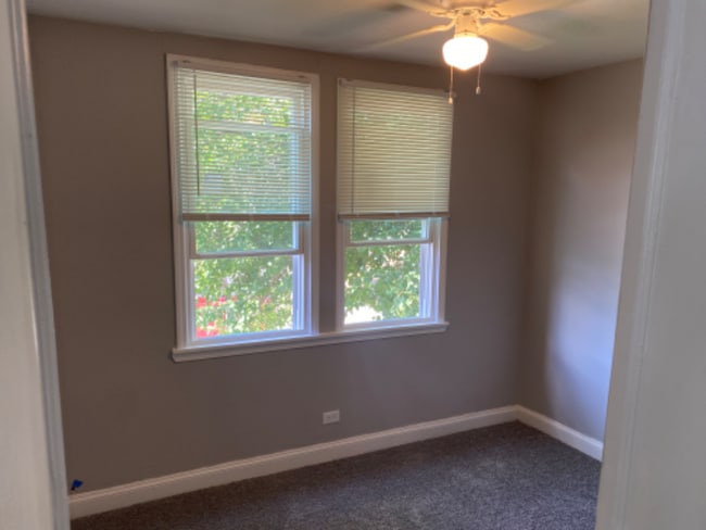 Building Photo - 10600 S Prairie Ave