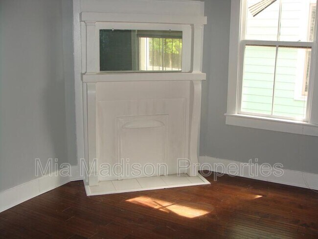 Foto del edificio - 416 E 31st St