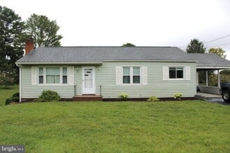 Building Photo - 309 S Summit Ave