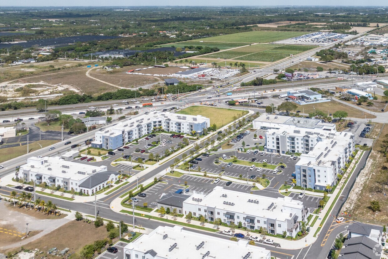 Contexto - Pinnacle at Tropical Pointe