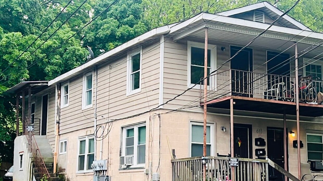 Primary Photo - 613 Quarry St