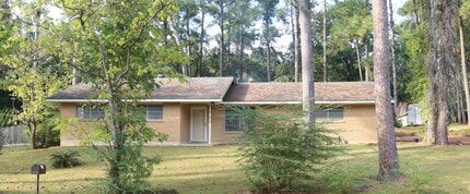 Building Photo - 515 Wysteria Ln