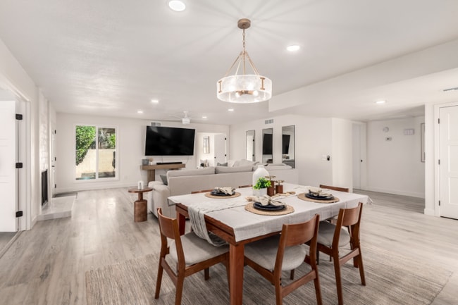 Building Photo - 26007 S Cedarcrest Dr