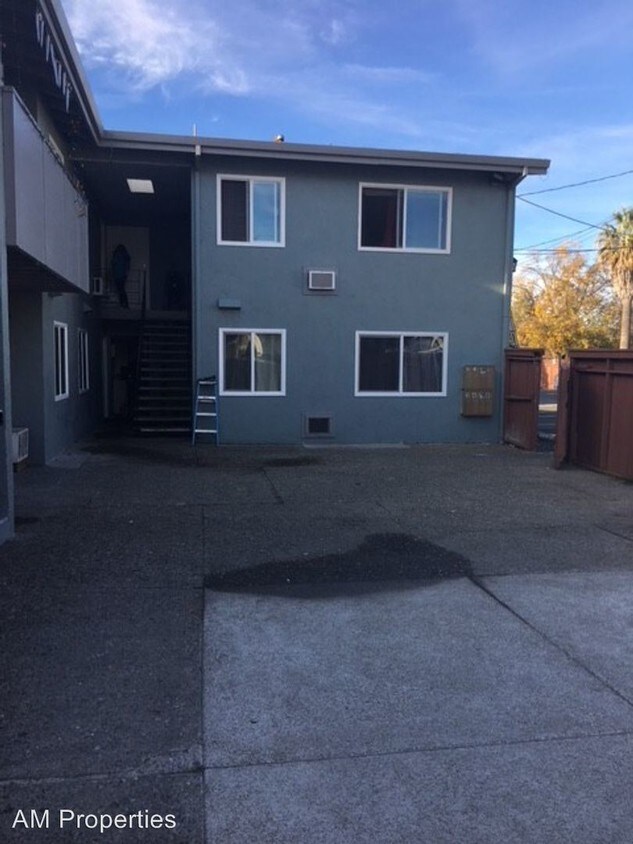 Building Photo - 2 br, 1 bath Apartment - 1854 Robin Lane