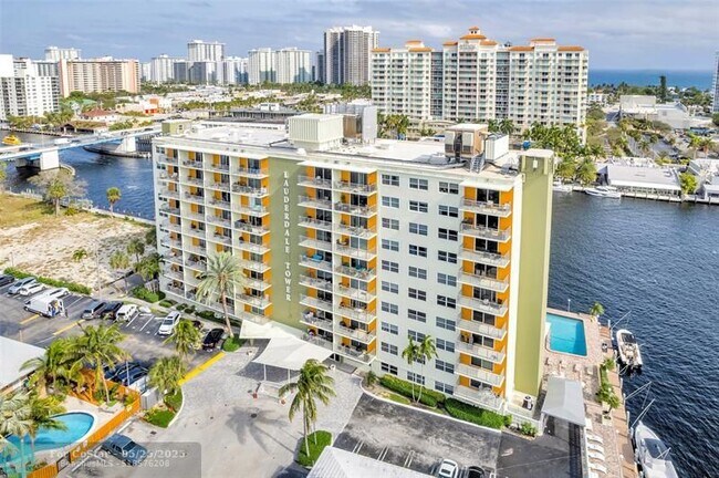Foto del edificio - 2900 NE 30th St